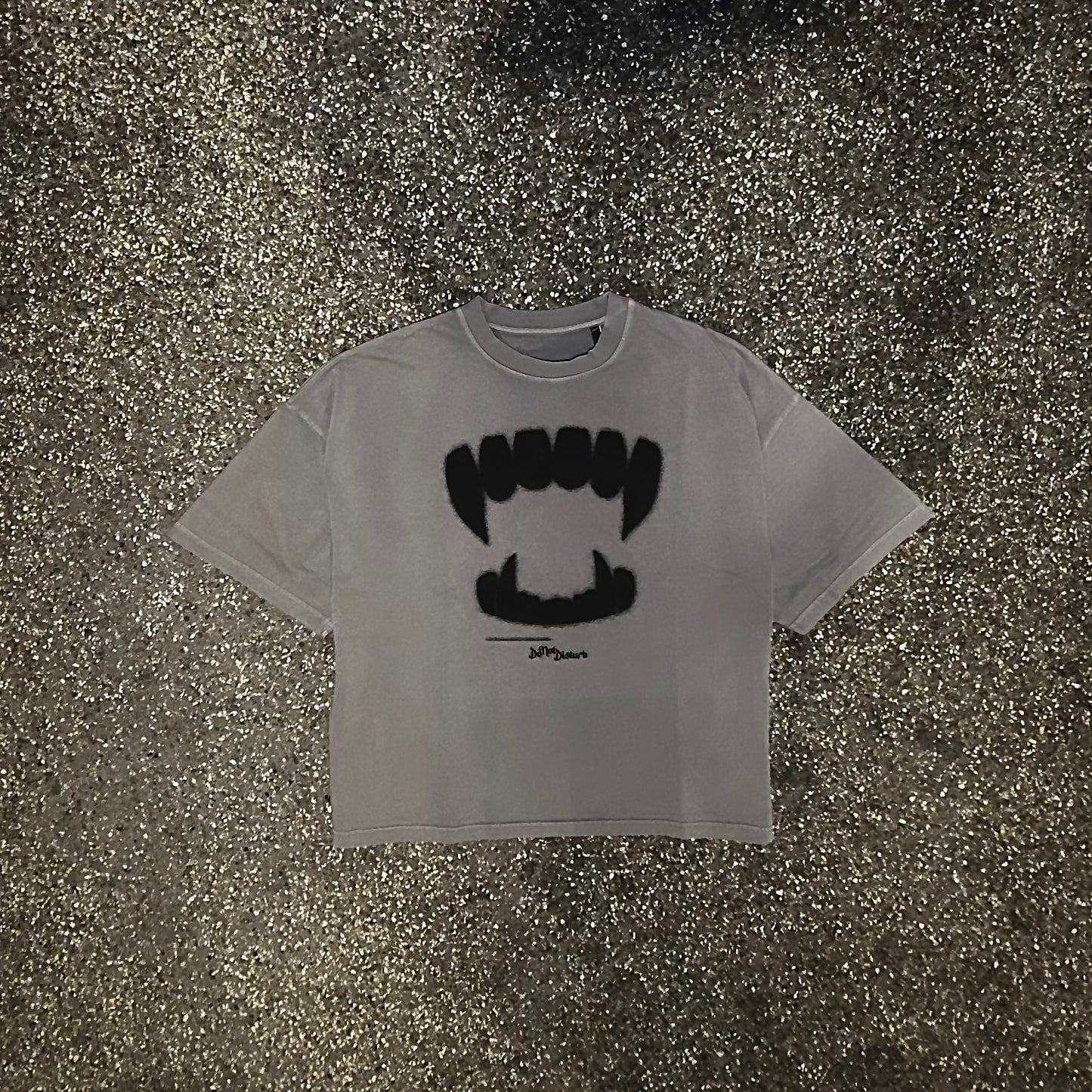 DEBUT TEE